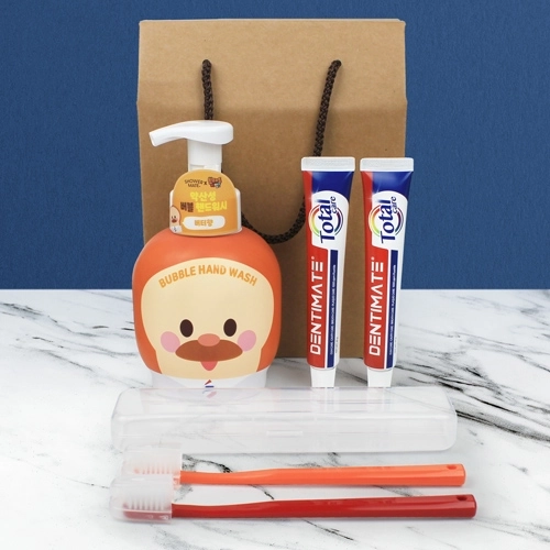 애경 브레드이발소 핸드워시 500ml+크리오 덴티메이트 치약 2개+크리오 미세모 칫솔 2개+끈케이스