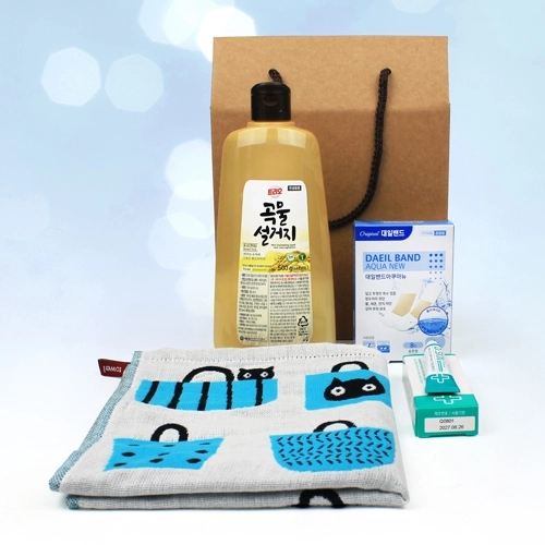 애경 곡물설거지 주방세제 500ml + 대일밴드 아쿠아뉴 혼합 12매 + 닥터스킨연고 + 캐릭터 주방타올 + 끈케이스